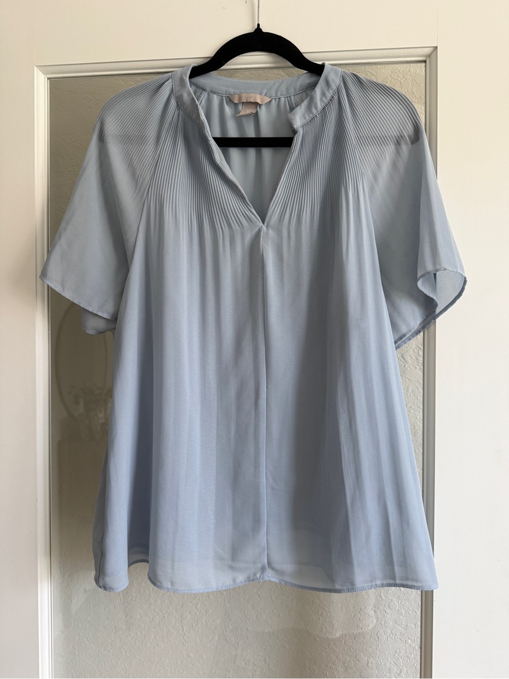H&M Light Blue Pleated V-Neck Flowy Blouse Size M